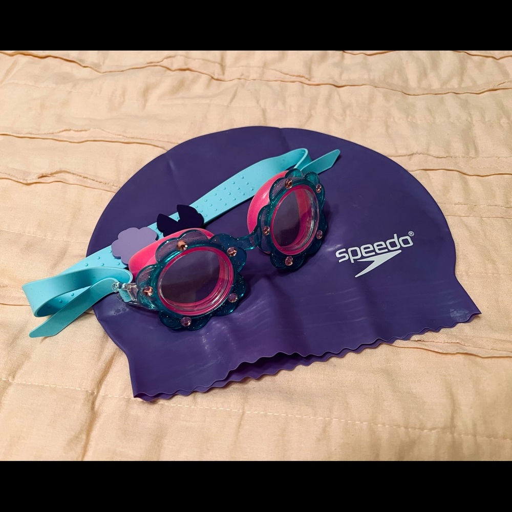 Girls Swim Bundle - Speedo Hair Cap & Goggles